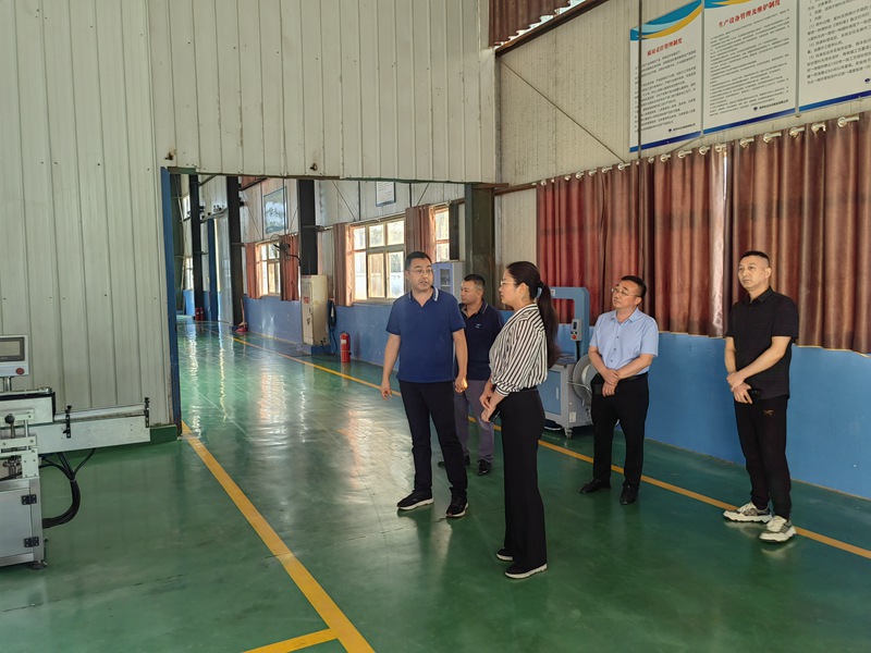 中牟縣委領(lǐng)導(dǎo)蒞臨農(nóng)達(dá)中牟廠區(qū)調(diào)研(圖1) 中牟縣委領(lǐng)導(dǎo)蒞臨農(nóng)達(dá)中牟廠區(qū)調(diào)研(圖1)