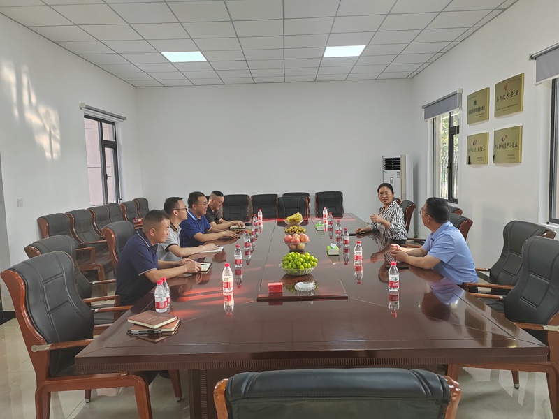 中牟縣委領(lǐng)導(dǎo)蒞臨農(nóng)達(dá)中牟廠區(qū)調(diào)研(圖2) 中牟縣委領(lǐng)導(dǎo)蒞臨農(nóng)達(dá)中牟廠區(qū)調(diào)研(圖2)